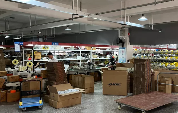 Chuyến tham quan sản xuất: Bên trong xưởng sản xuất mũ bảo hiểm xe máy hiện đại của chúng tôi